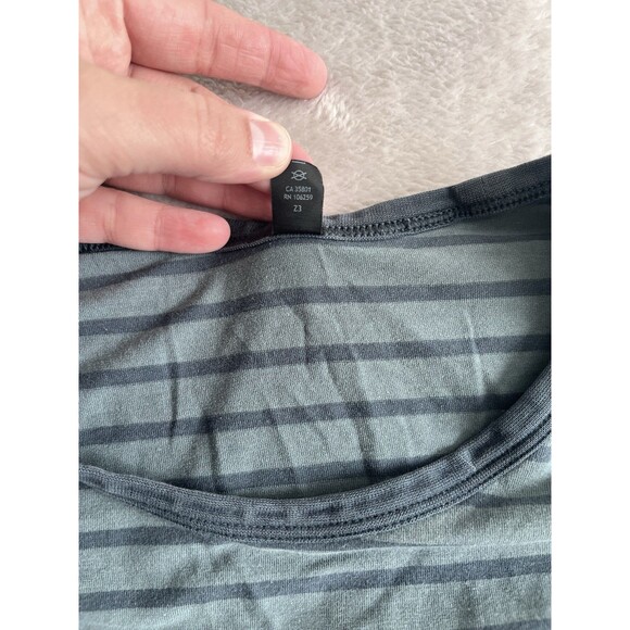 Lululemon Tee Shirt Long Sleeve Basic Mens Striped Stretch Performance Large - Picture 4 of 10